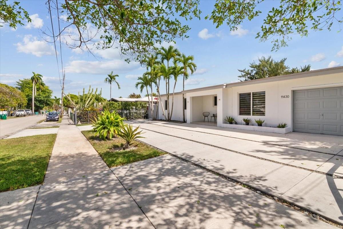 11430 SW 52nd Ter