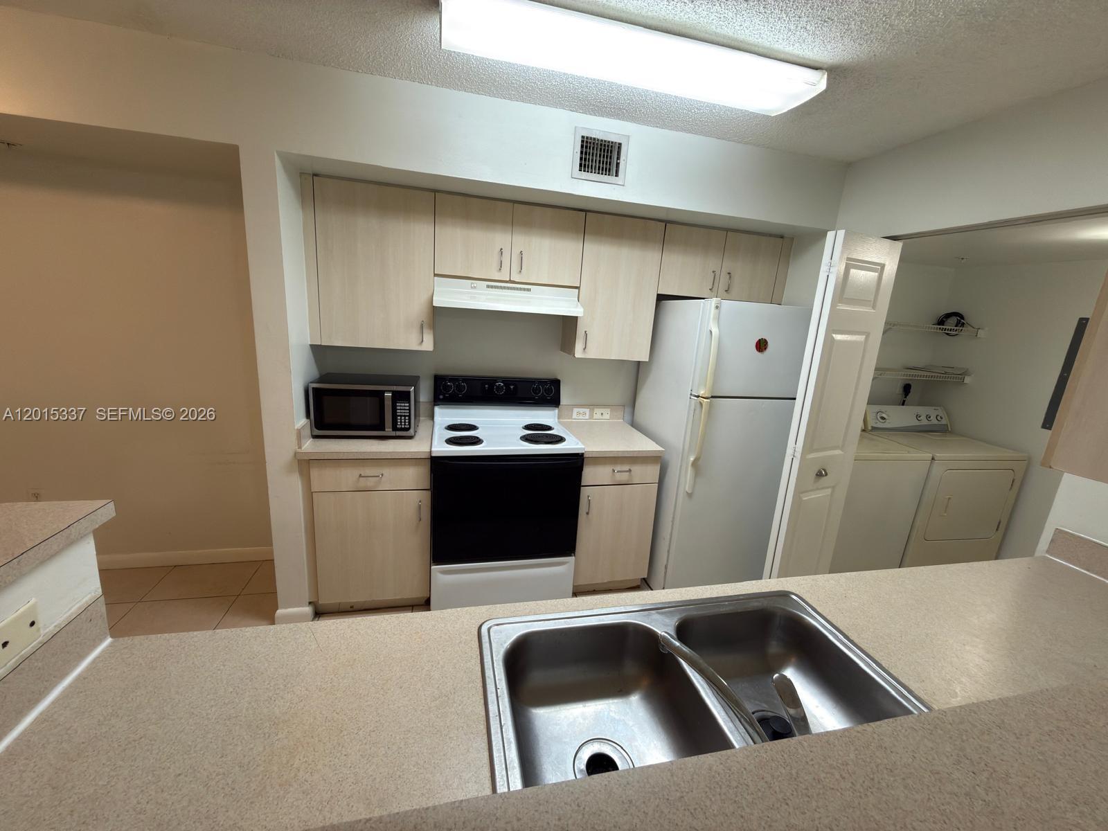 DEVONAIRE CONDO AT PEMBRO - Residential Lease