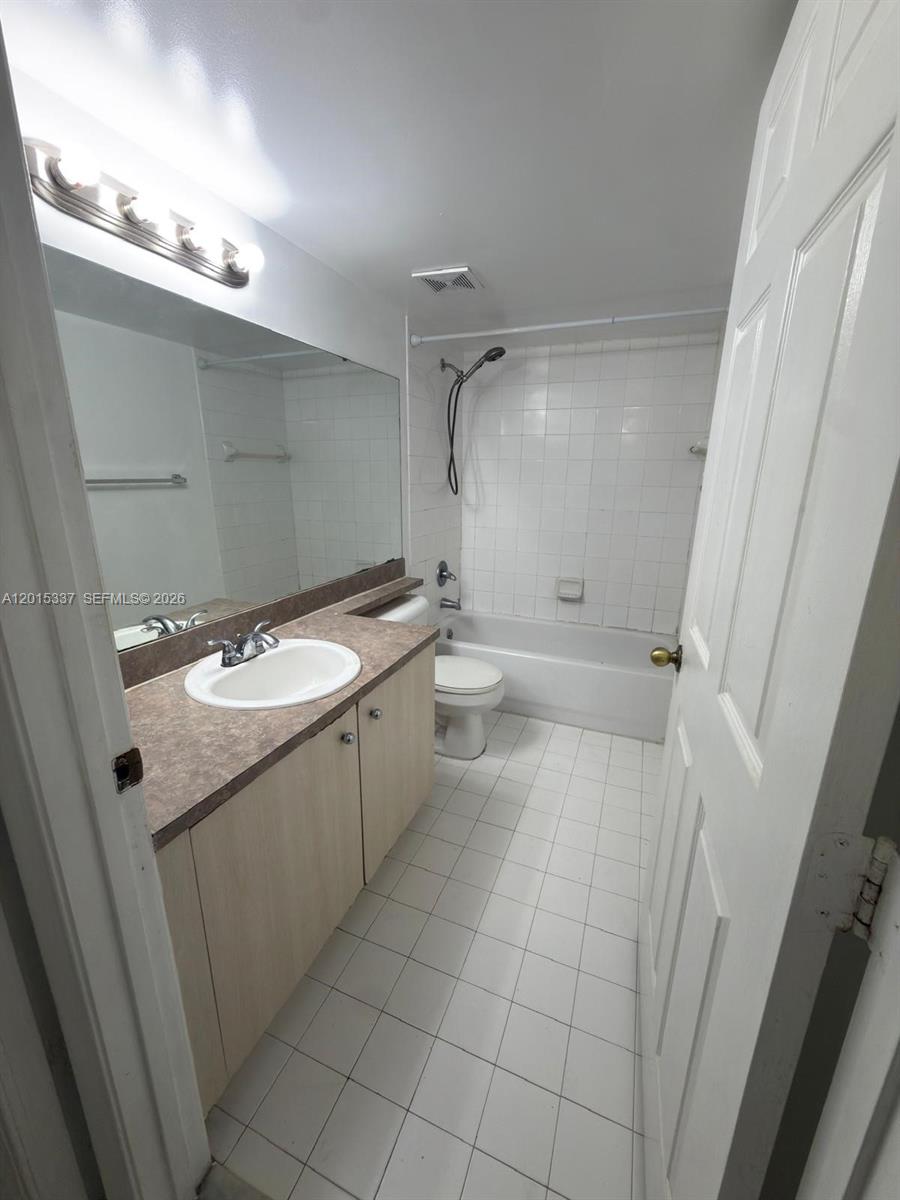 DEVONAIRE CONDO AT PEMBRO - Residential Lease