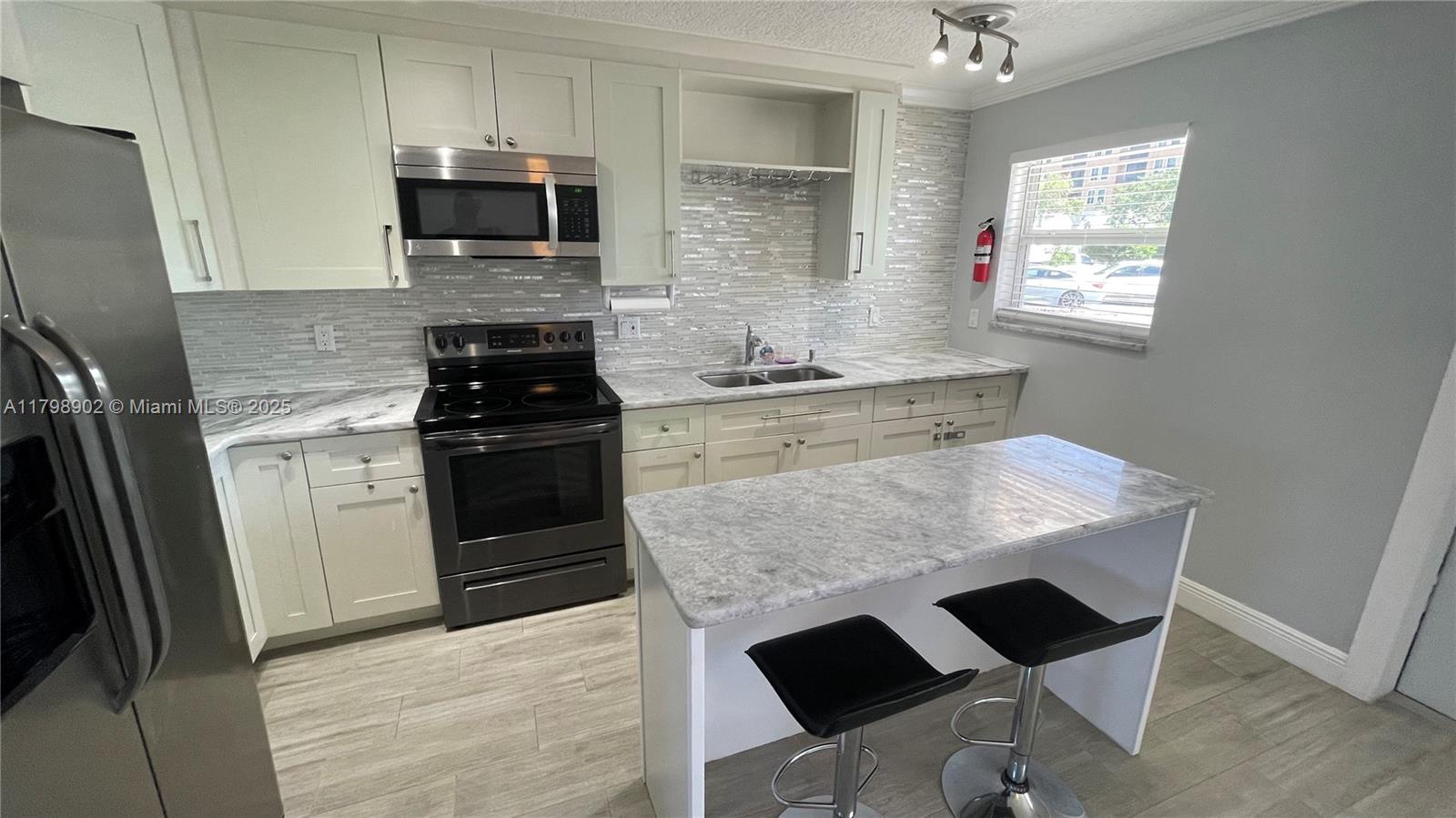 111 N L St 3