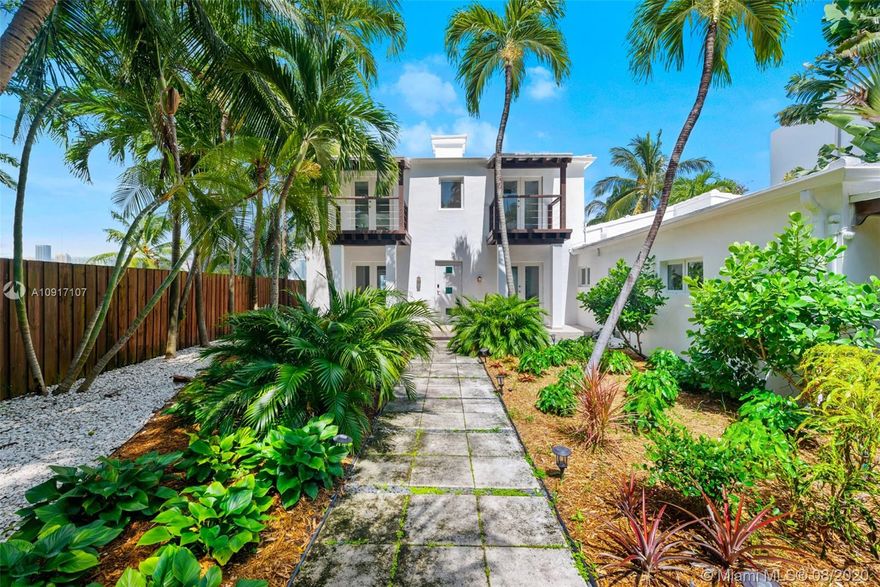 One of a kind. The views you dream of having. Direct westerly exposure home for sale, sunset and downtown views without obstruction. Ready to move in. Ideal for investors and full time residents. Rare find having this exposure. Owner ready to make a fast sale.