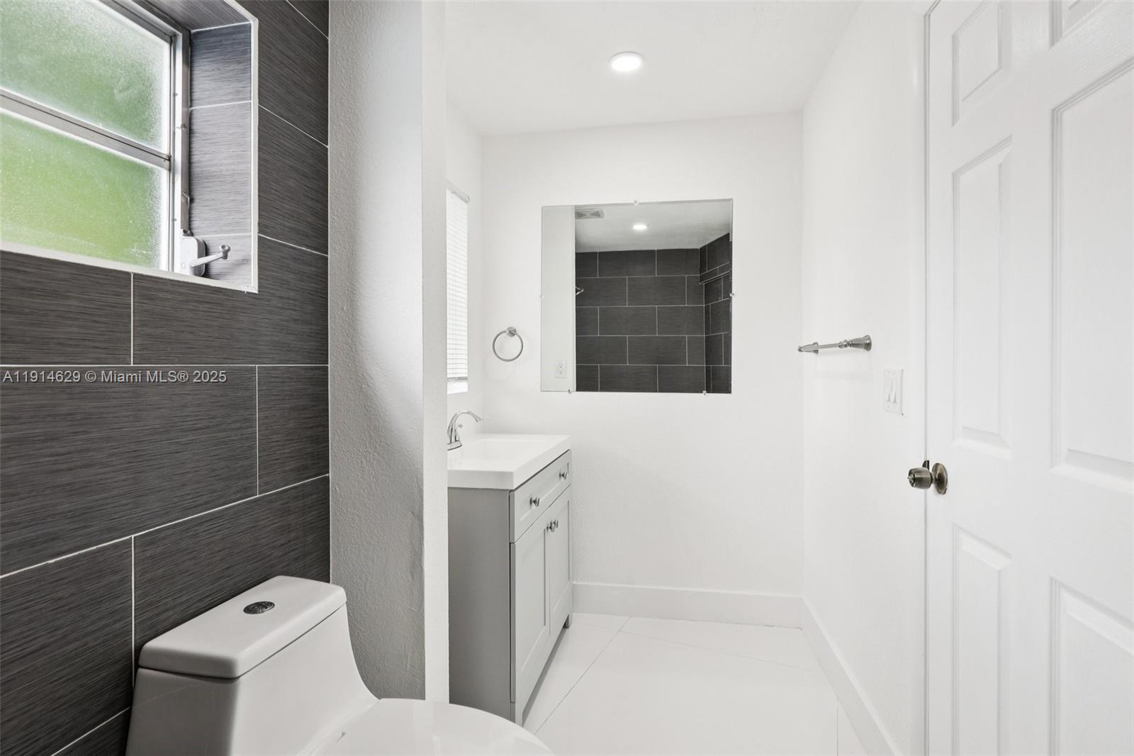 BREEZESWEPT ESTATES 1ST A - Residential