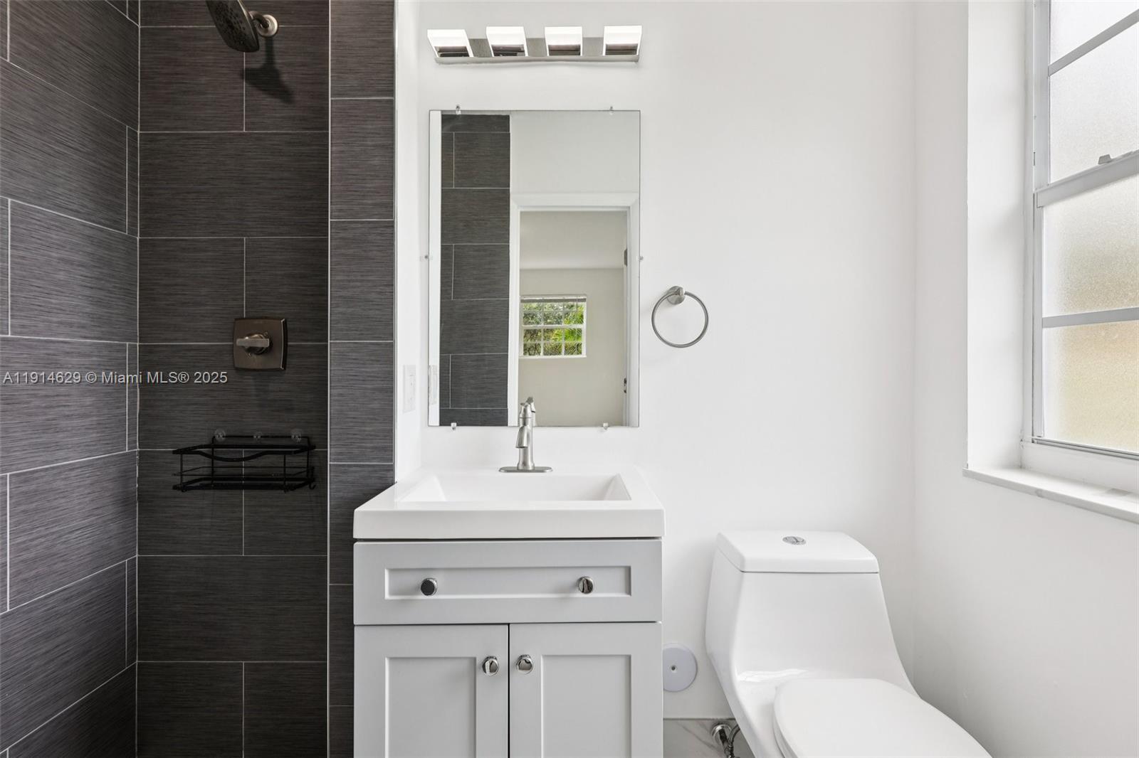 BREEZESWEPT ESTATES 1ST A - Residential