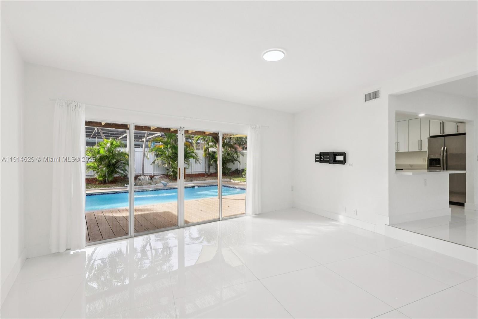 BREEZESWEPT ESTATES 1ST A - Residential