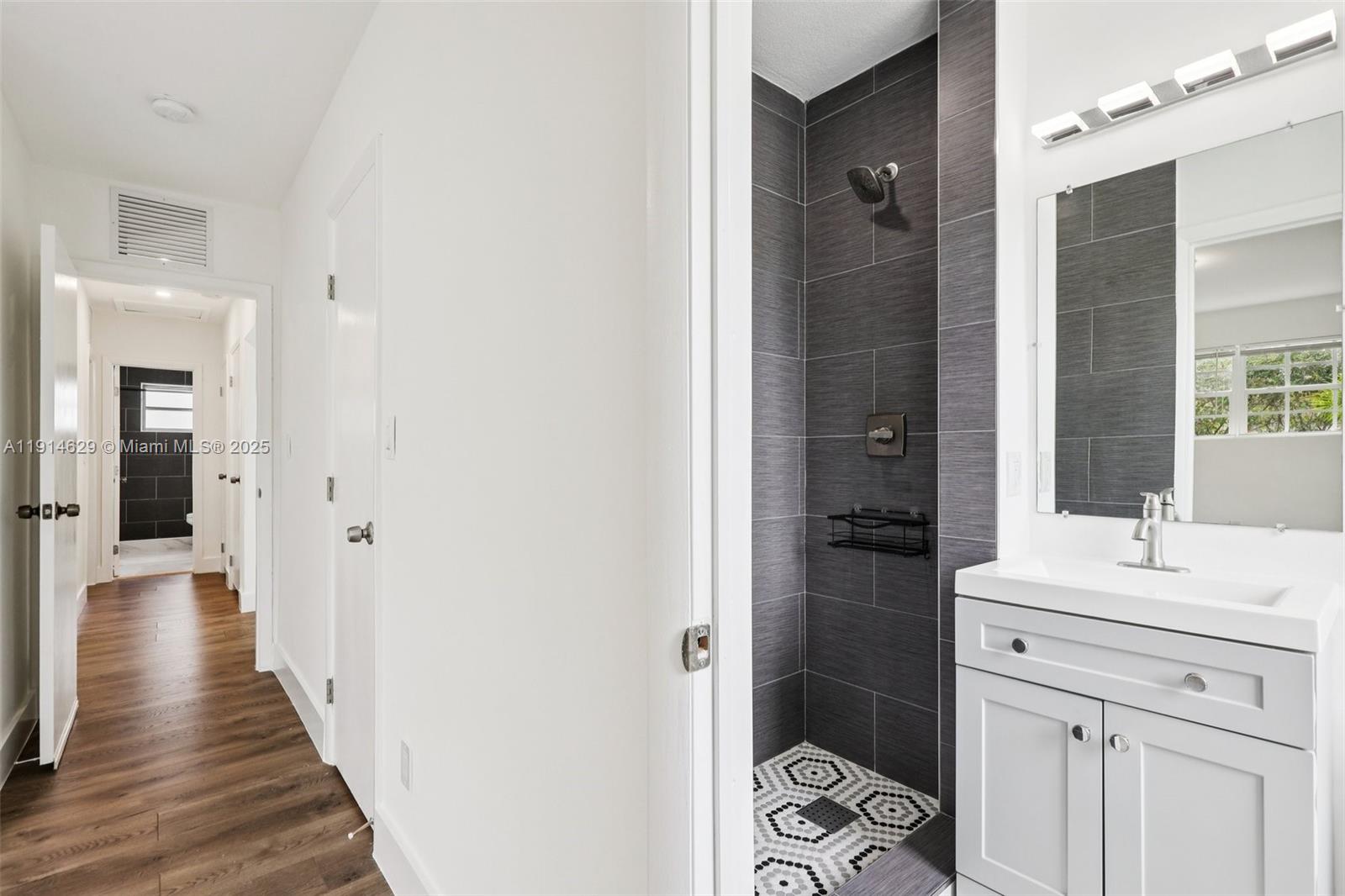 BREEZESWEPT ESTATES 1ST A - Residential