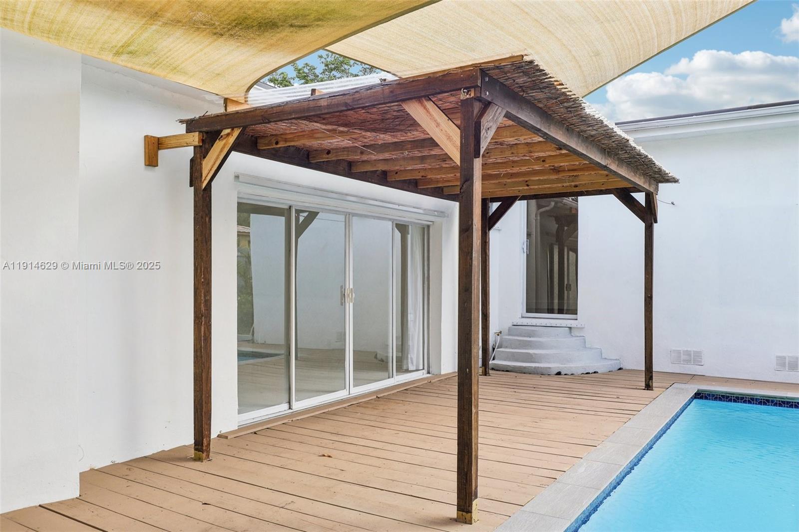 BREEZESWEPT ESTATES 1ST A - Residential