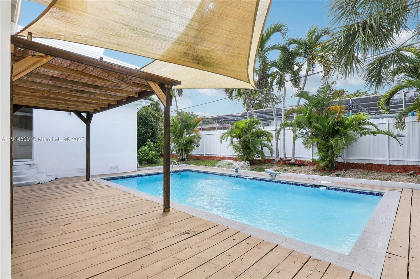 BREEZESWEPT ESTATES 1ST A - Residential