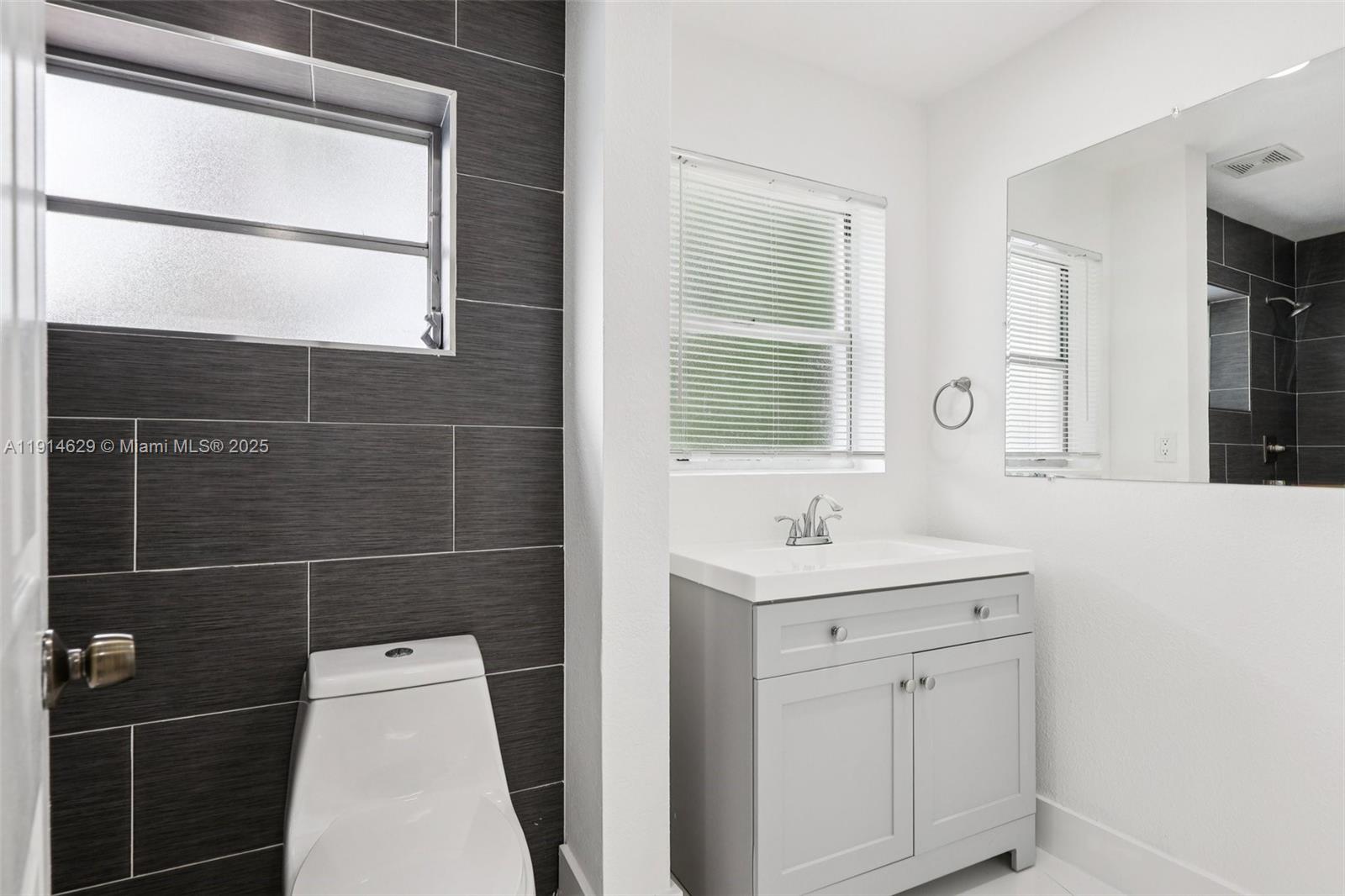 BREEZESWEPT ESTATES 1ST A - Residential