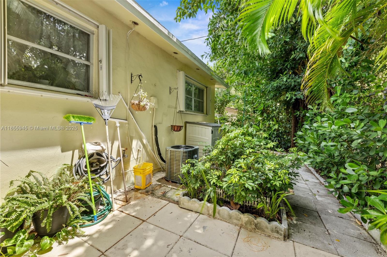 CORONET PLAZA CONDO - Residential