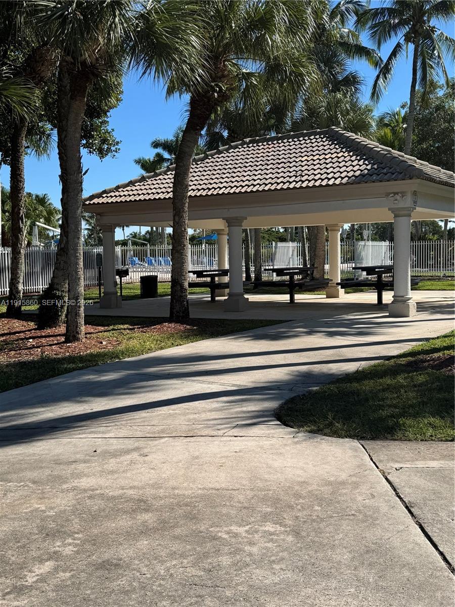 PEMBROKE ISLES THE ENCLAVE - Residential