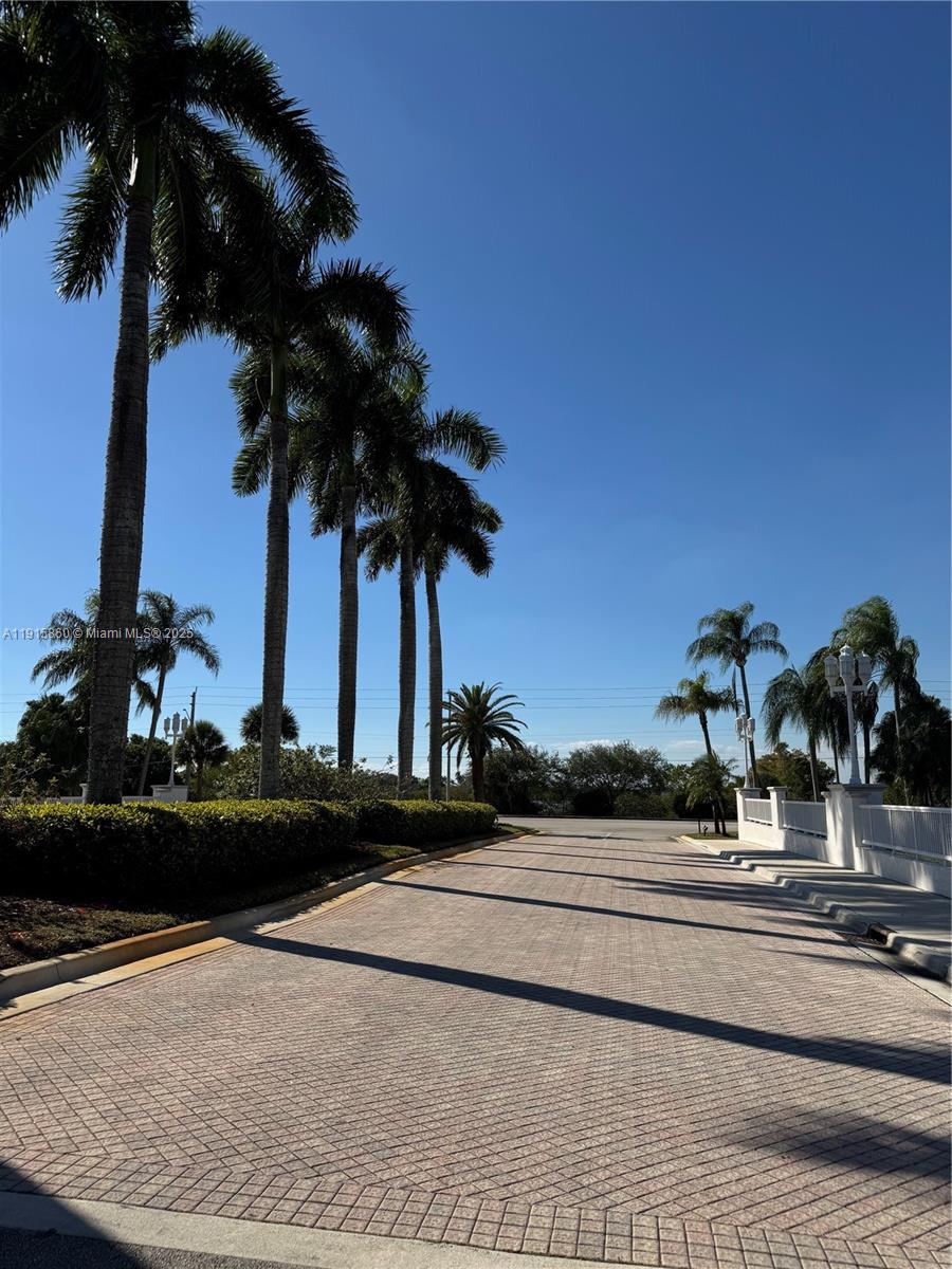 PEMBROKE ISLES THE ENCLAVE - Residential