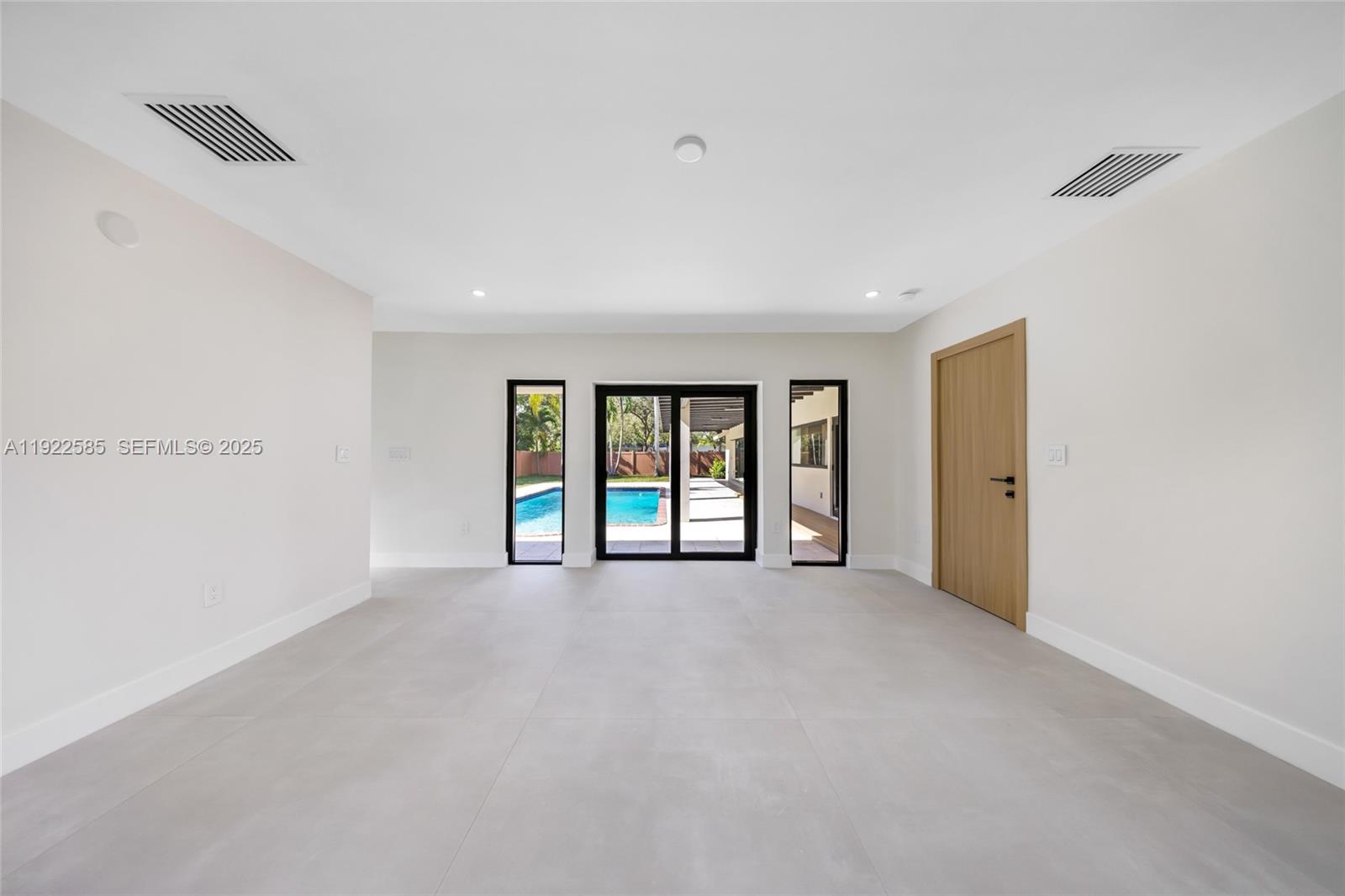 OAK HOMES - Residential