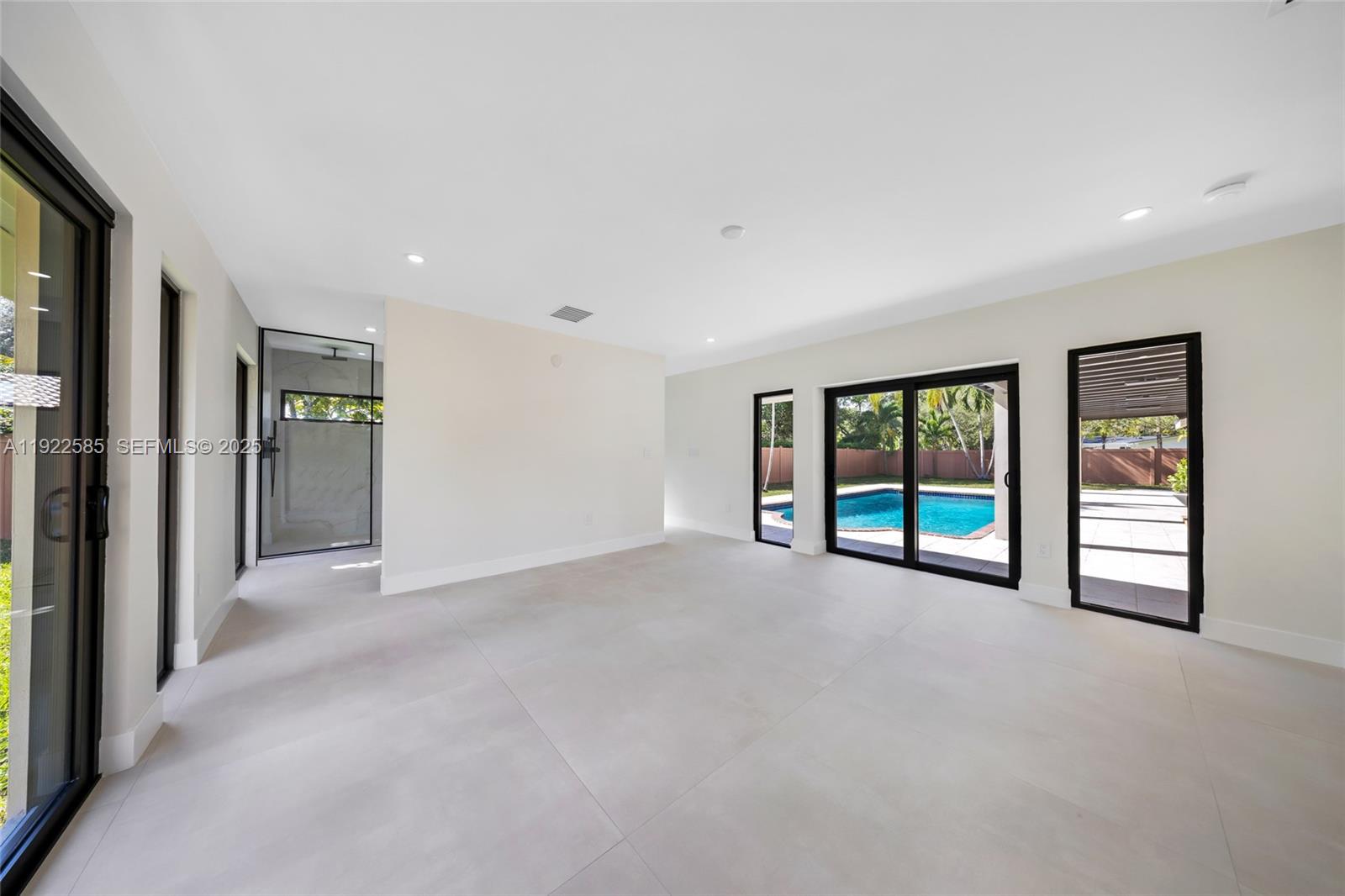 OAK HOMES - Residential