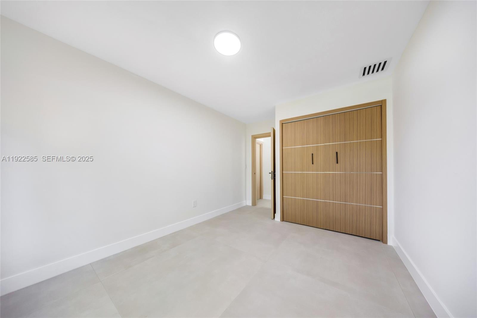 OAK HOMES - Residential