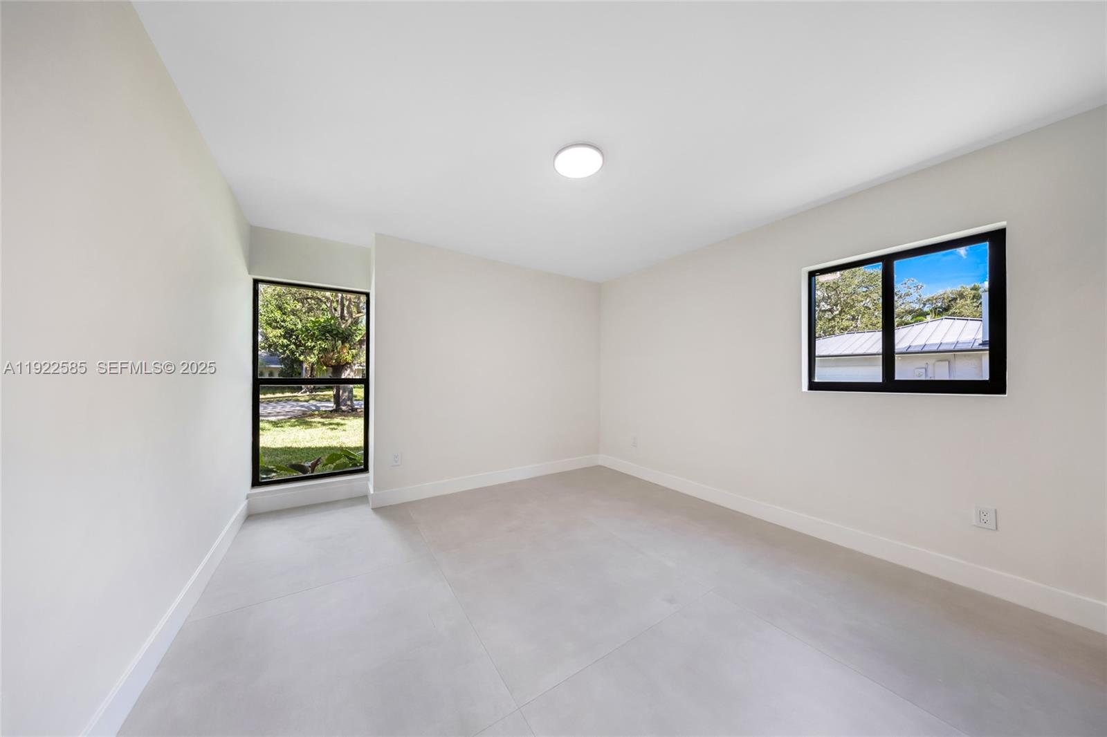 OAK HOMES - Residential