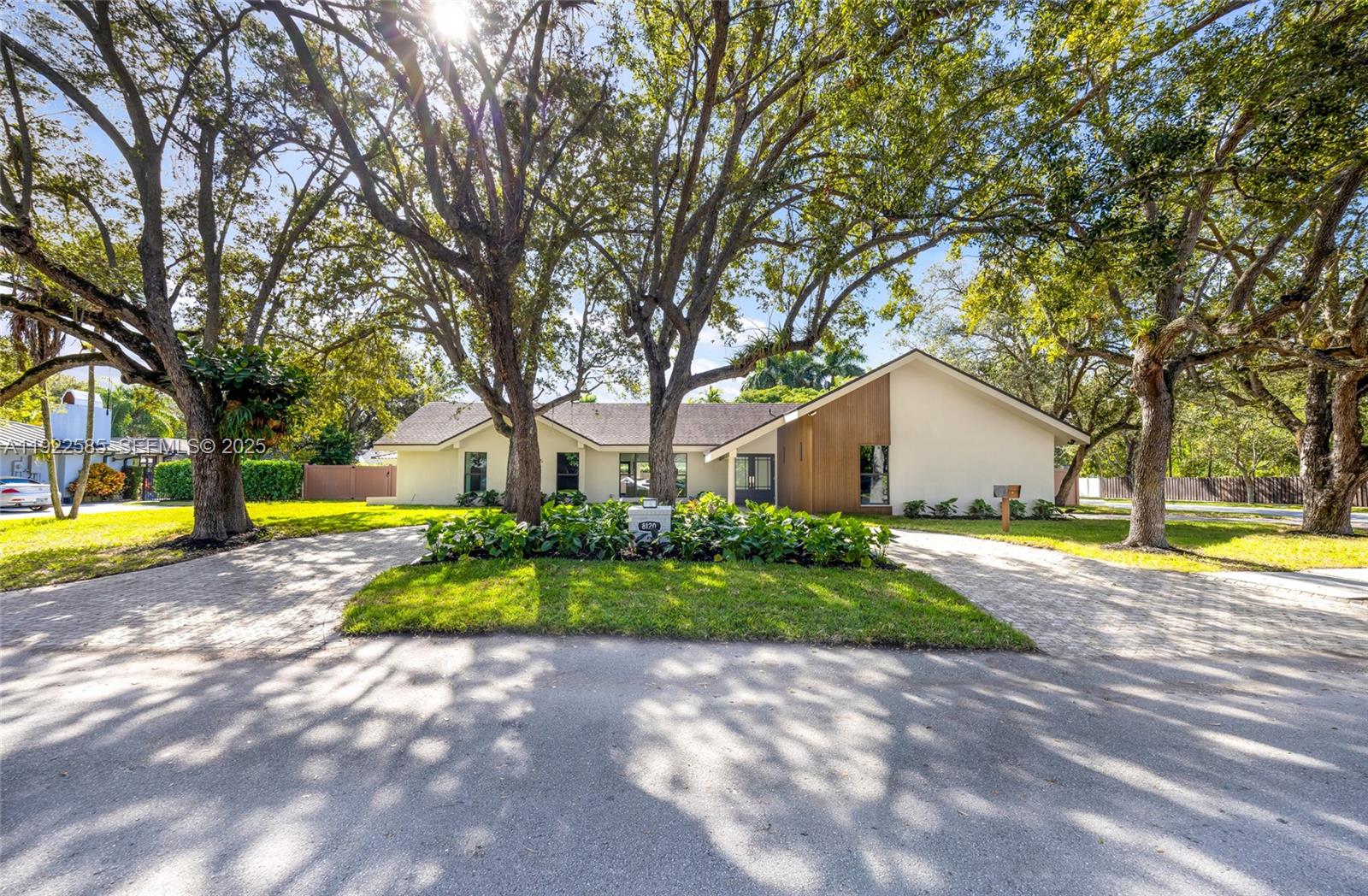 OAK HOMES - Residential