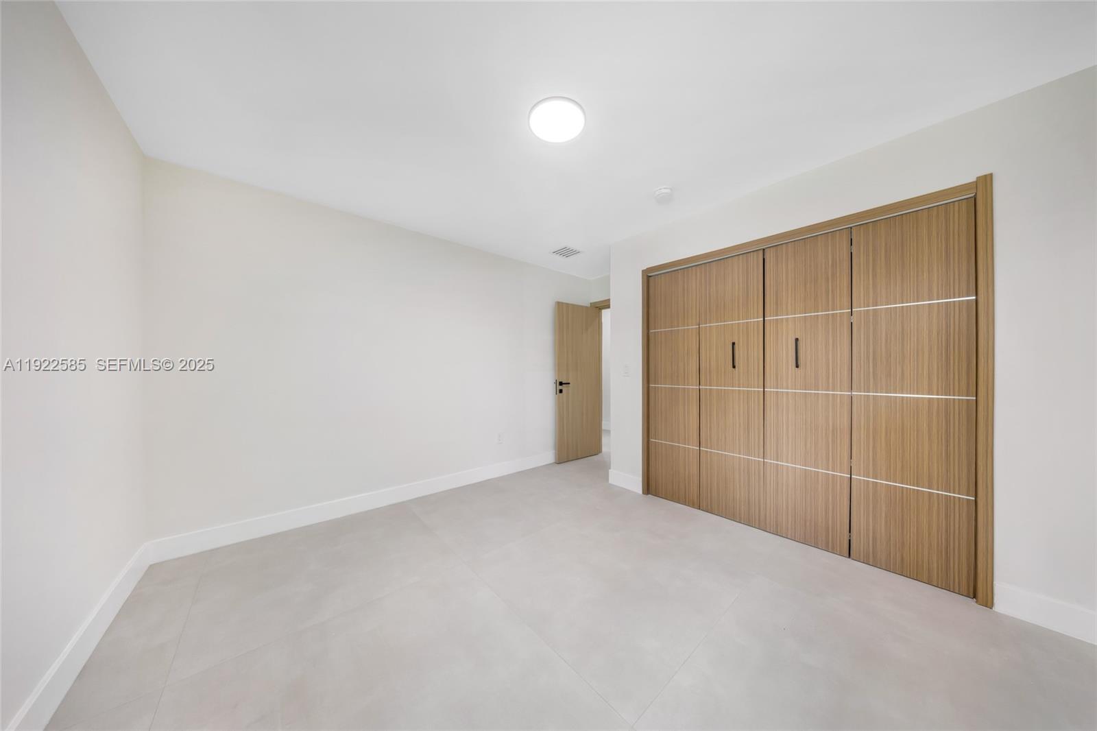 OAK HOMES - Residential