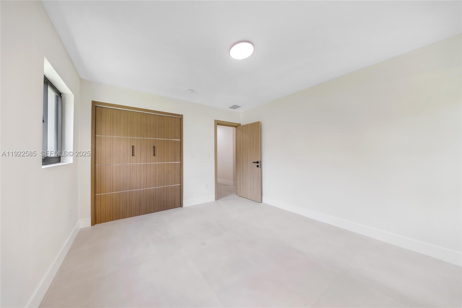 OAK HOMES - Residential