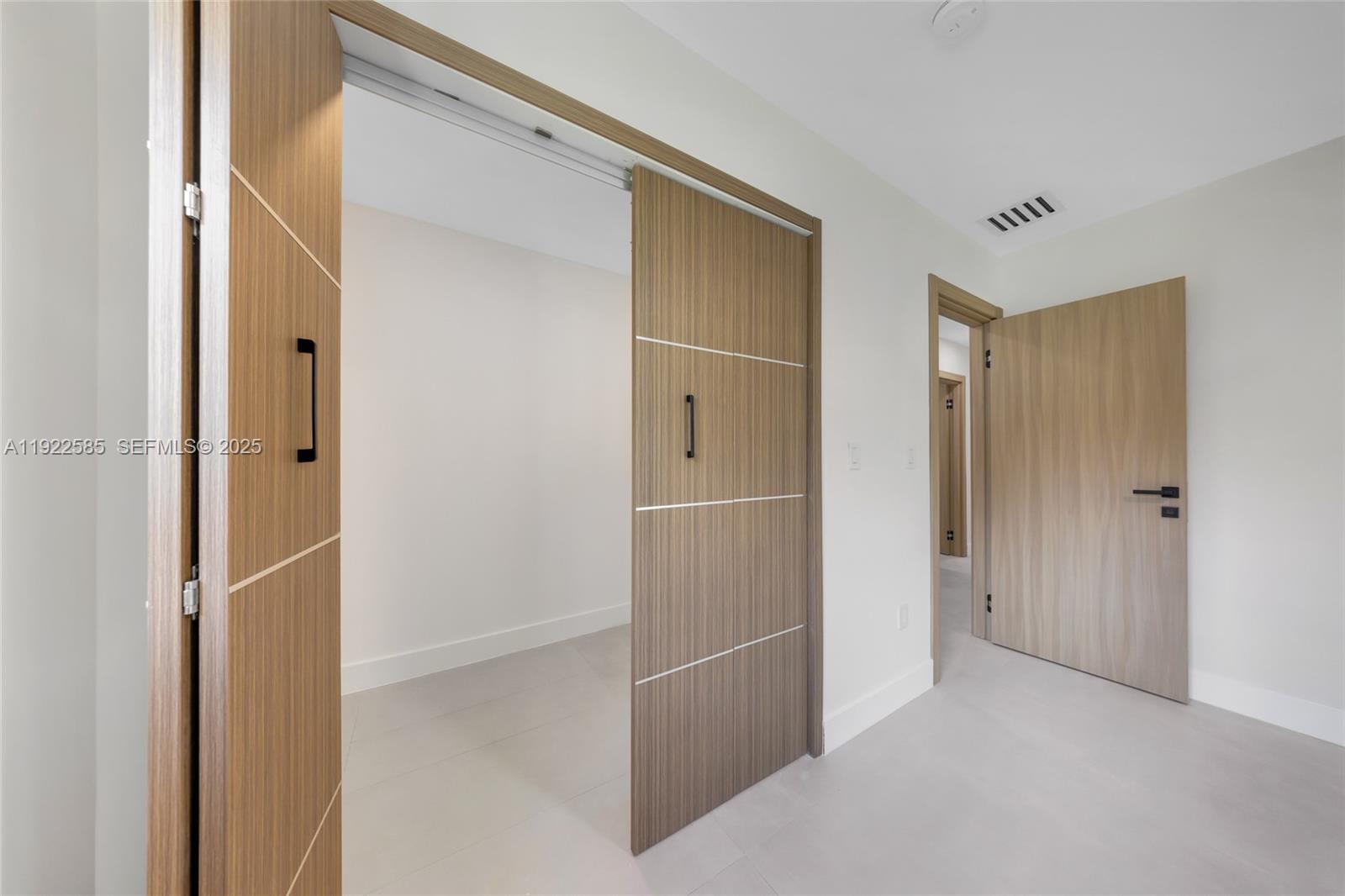 OAK HOMES - Residential