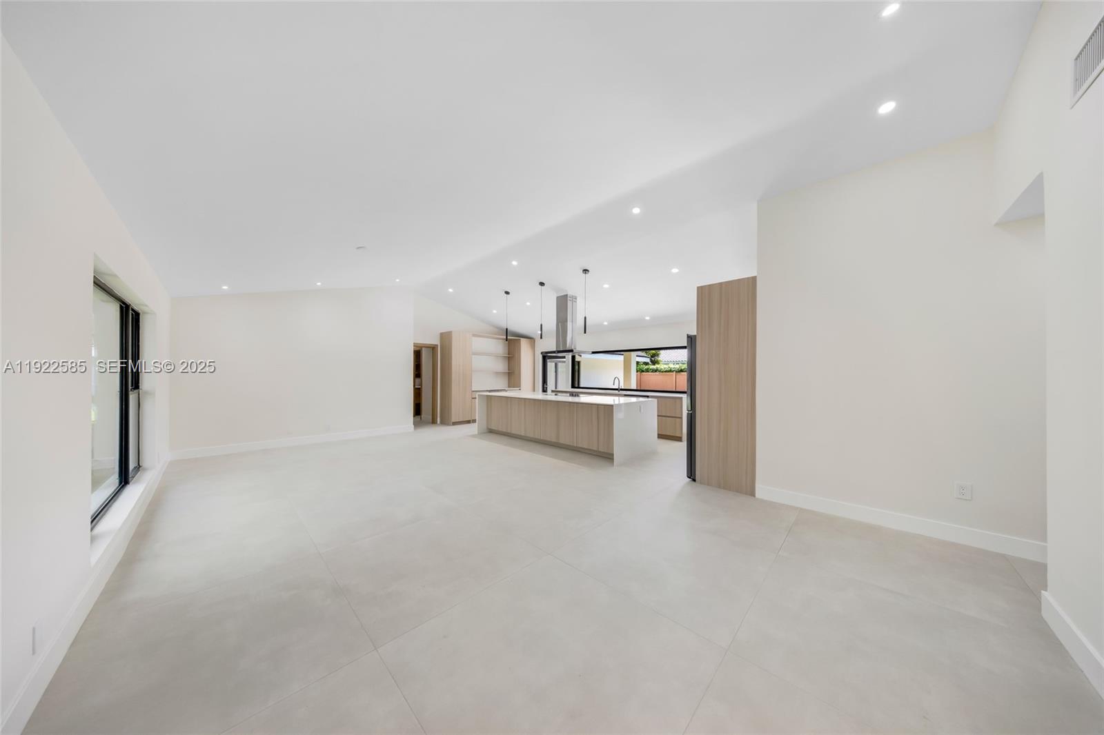 OAK HOMES - Residential