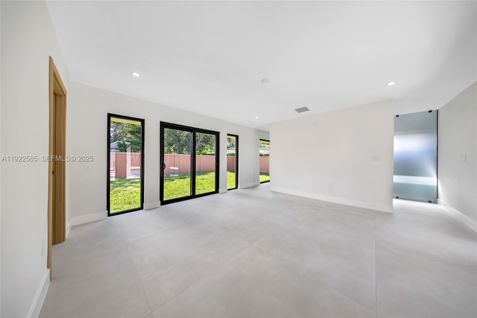 OAK HOMES - Residential