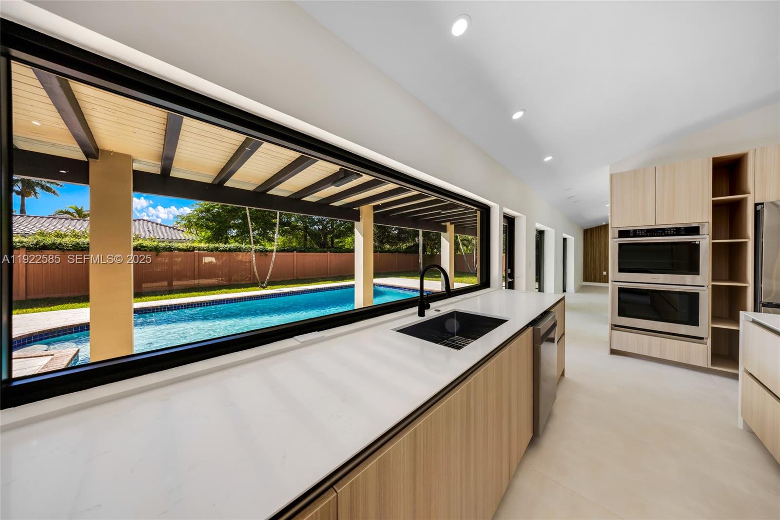 OAK HOMES - Residential