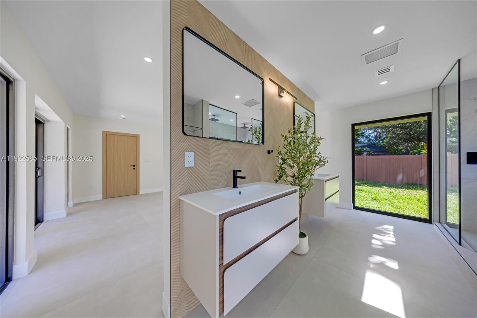 OAK HOMES - Residential