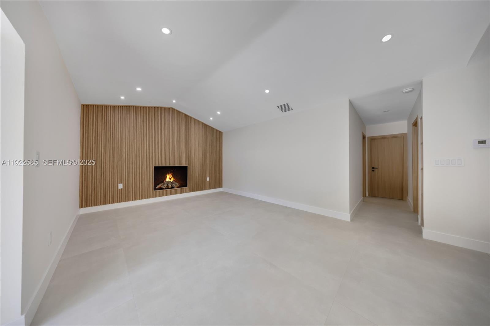 OAK HOMES - Residential