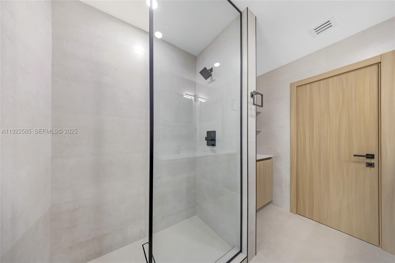 OAK HOMES - Residential