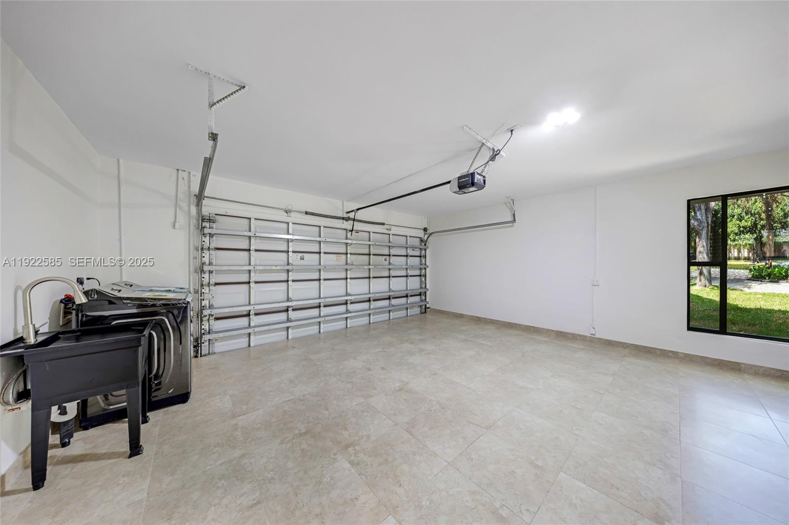 OAK HOMES - Residential