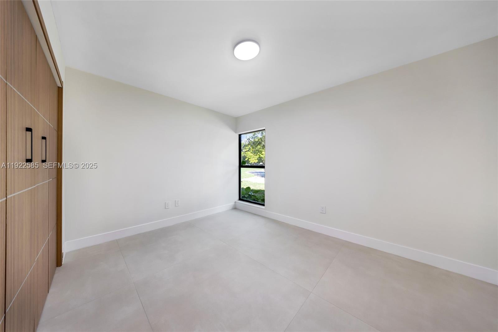 OAK HOMES - Residential