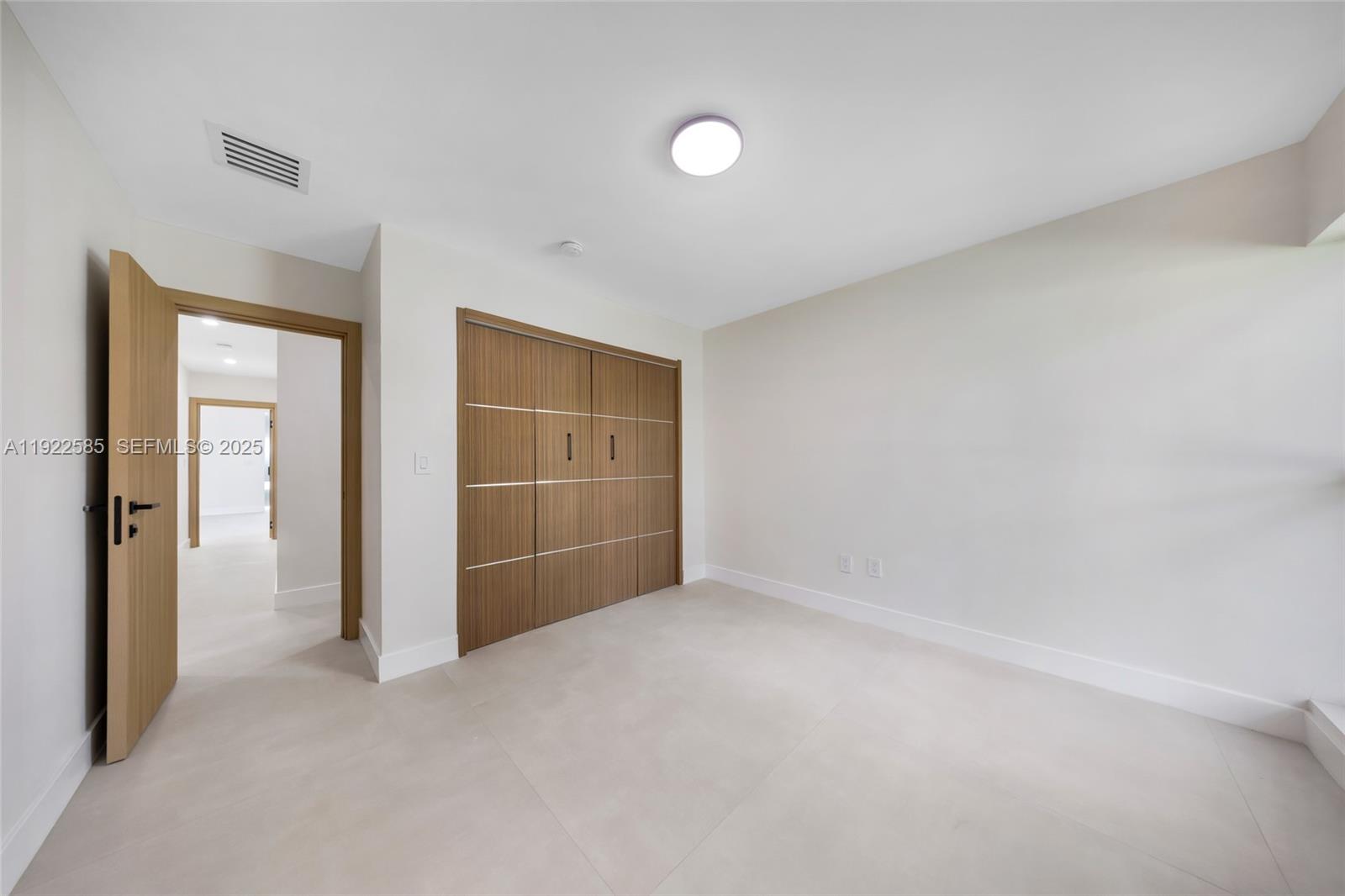 OAK HOMES - Residential