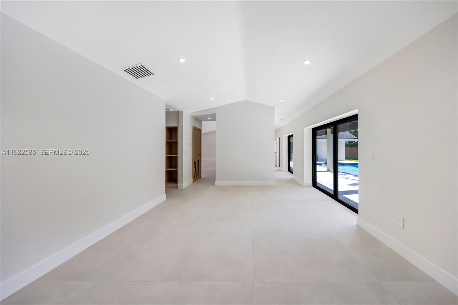 OAK HOMES - Residential