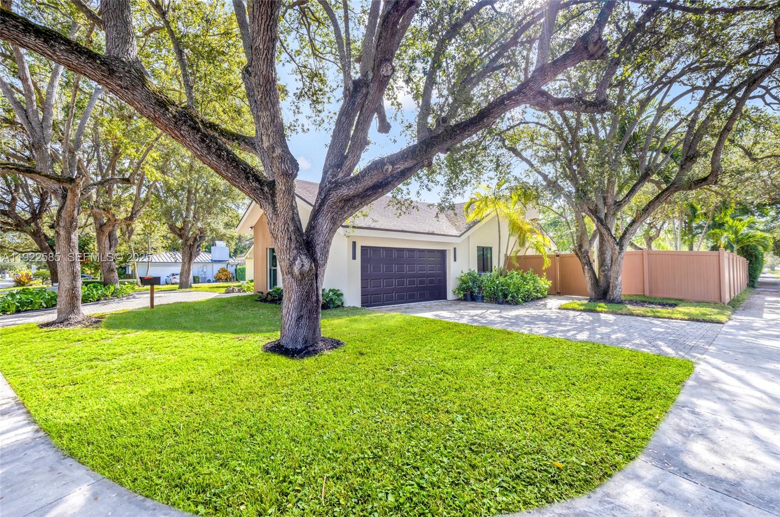 OAK HOMES - Residential