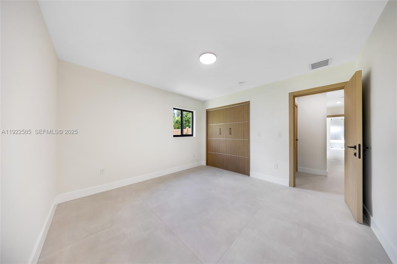 OAK HOMES - Residential