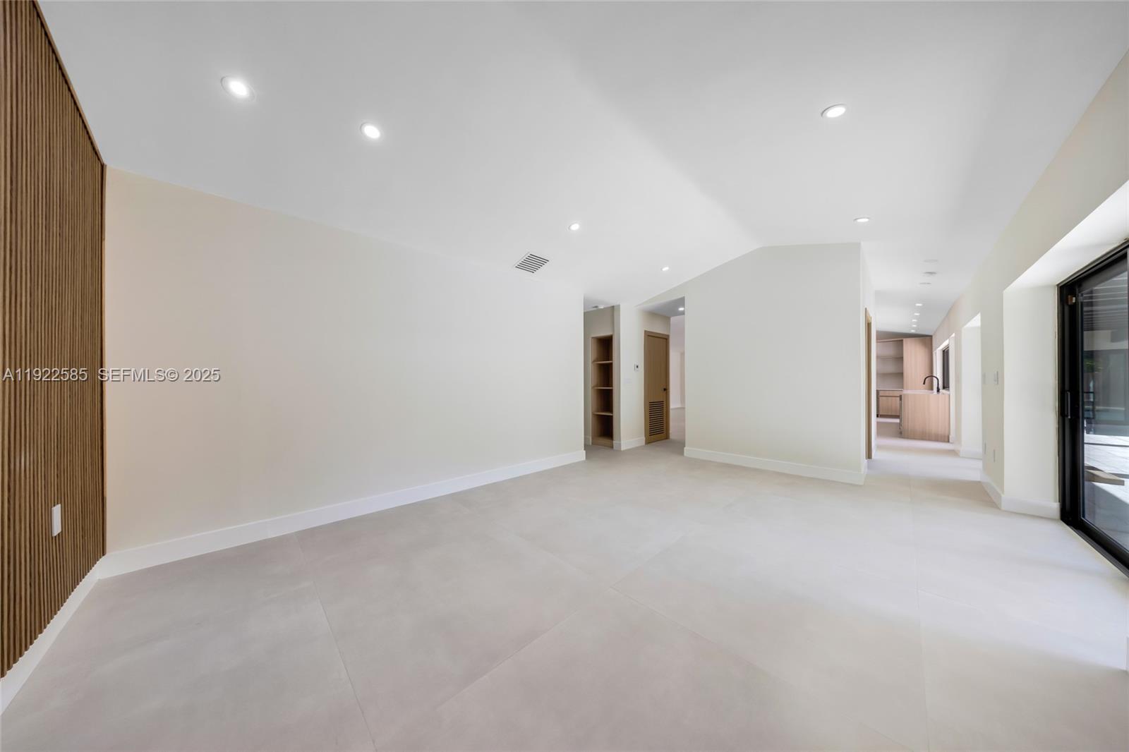 OAK HOMES - Residential