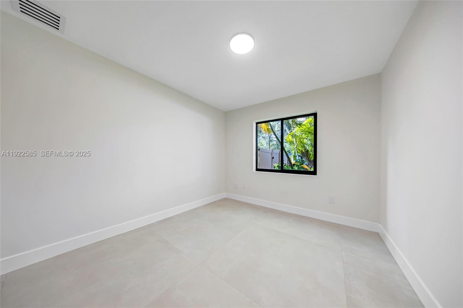 OAK HOMES - Residential