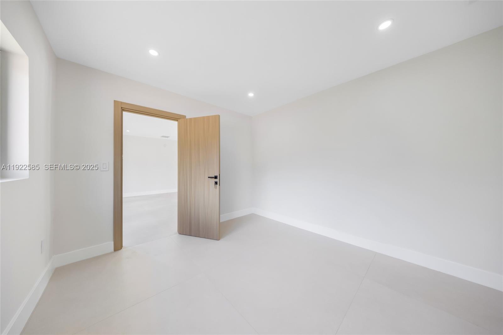 OAK HOMES - Residential