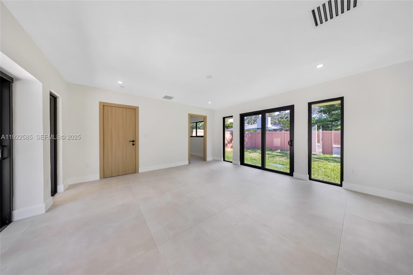 OAK HOMES - Residential