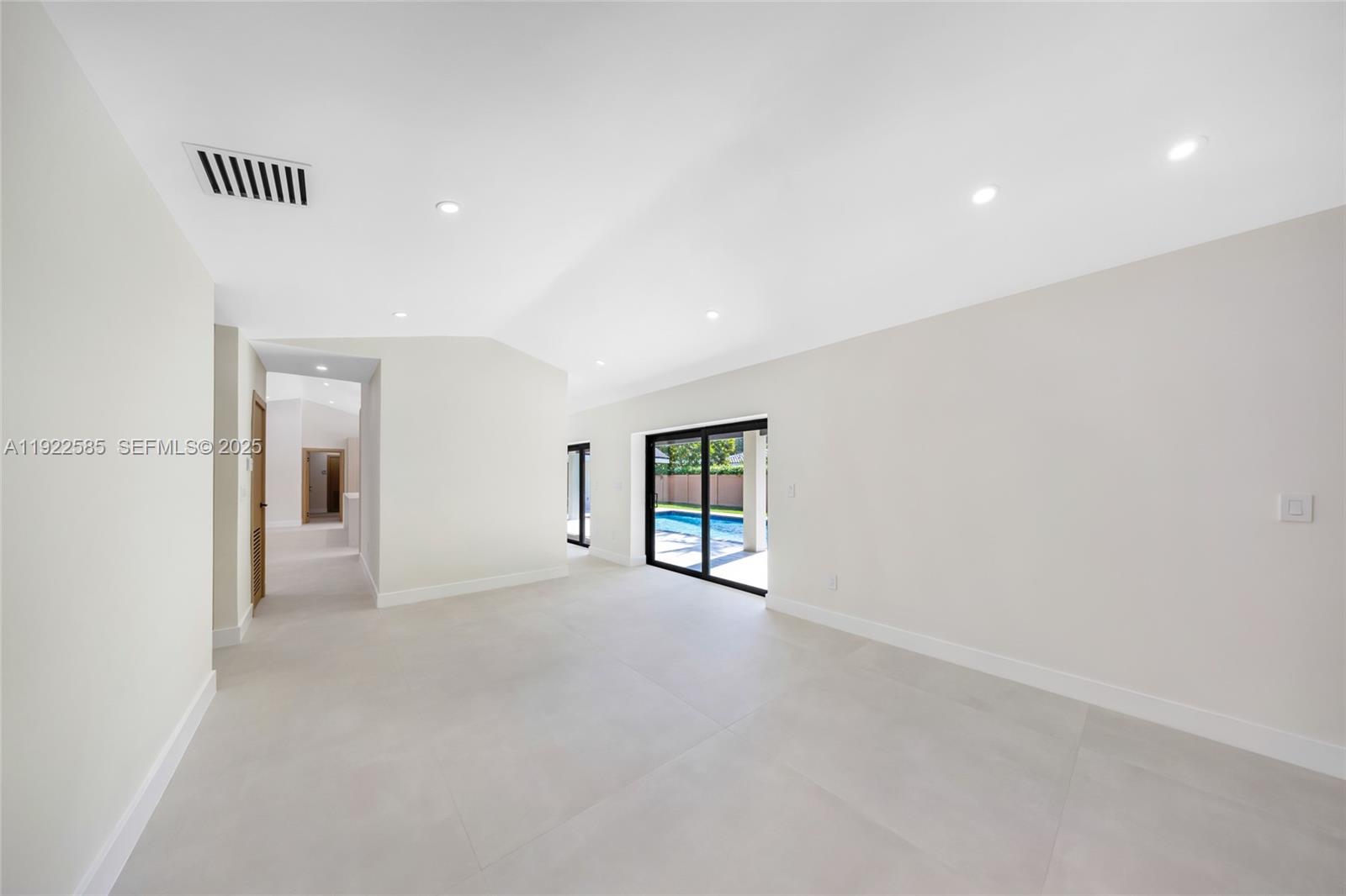 OAK HOMES - Residential