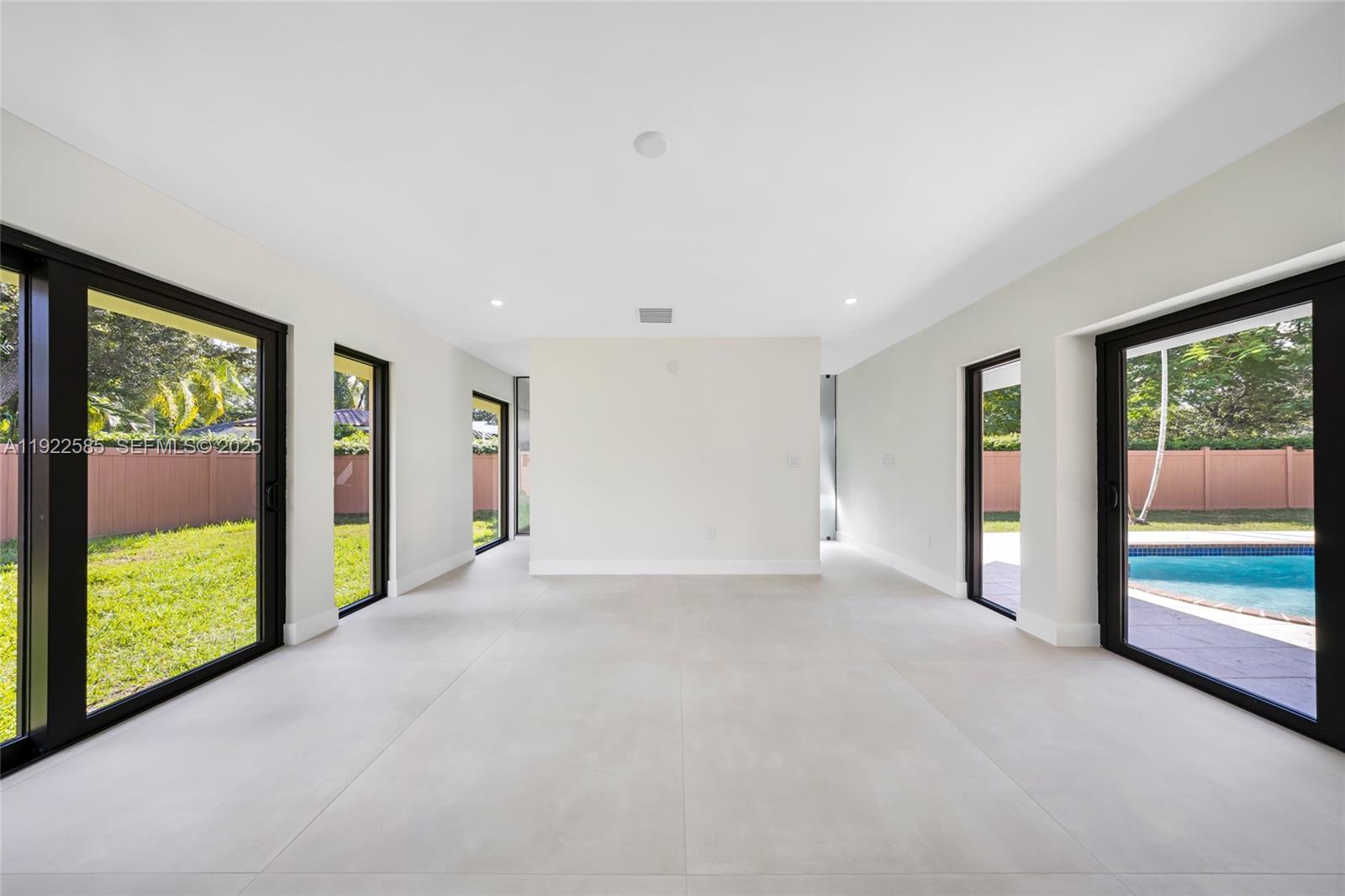 OAK HOMES - Residential