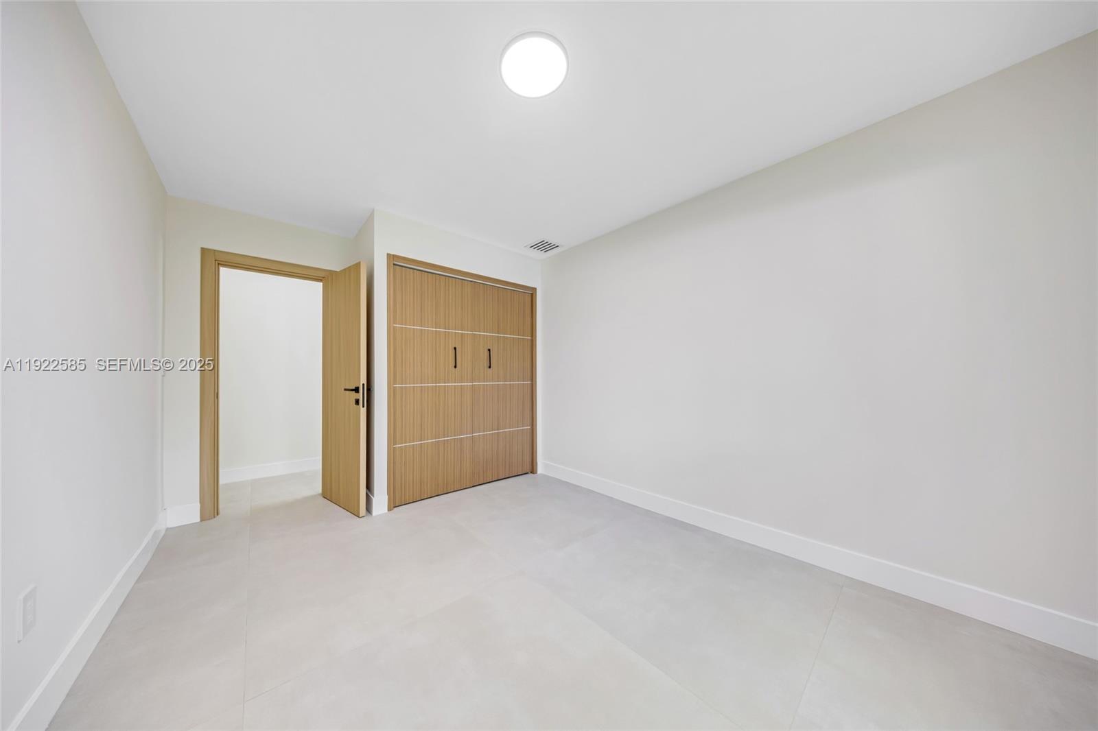 OAK HOMES - Residential