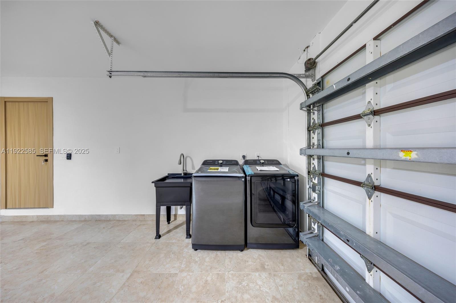 OAK HOMES - Residential