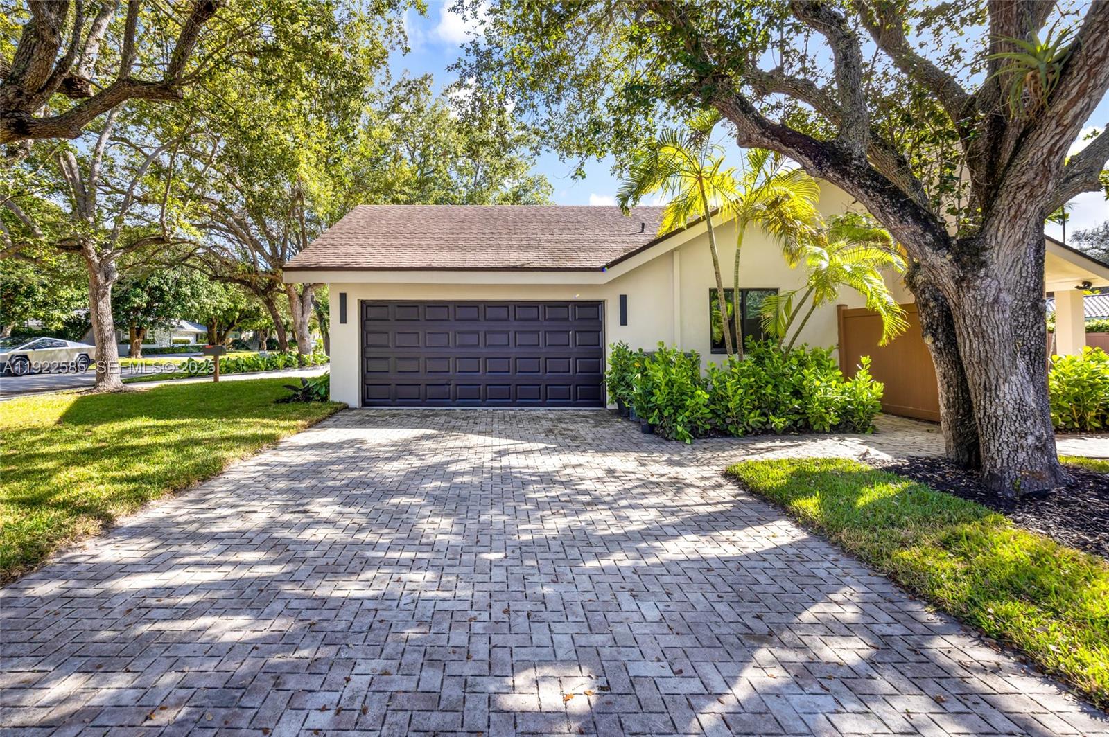 OAK HOMES - Residential