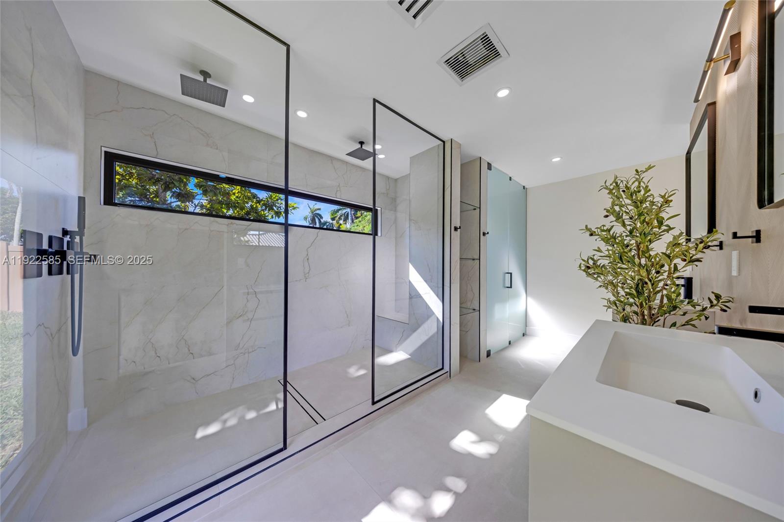 OAK HOMES - Residential