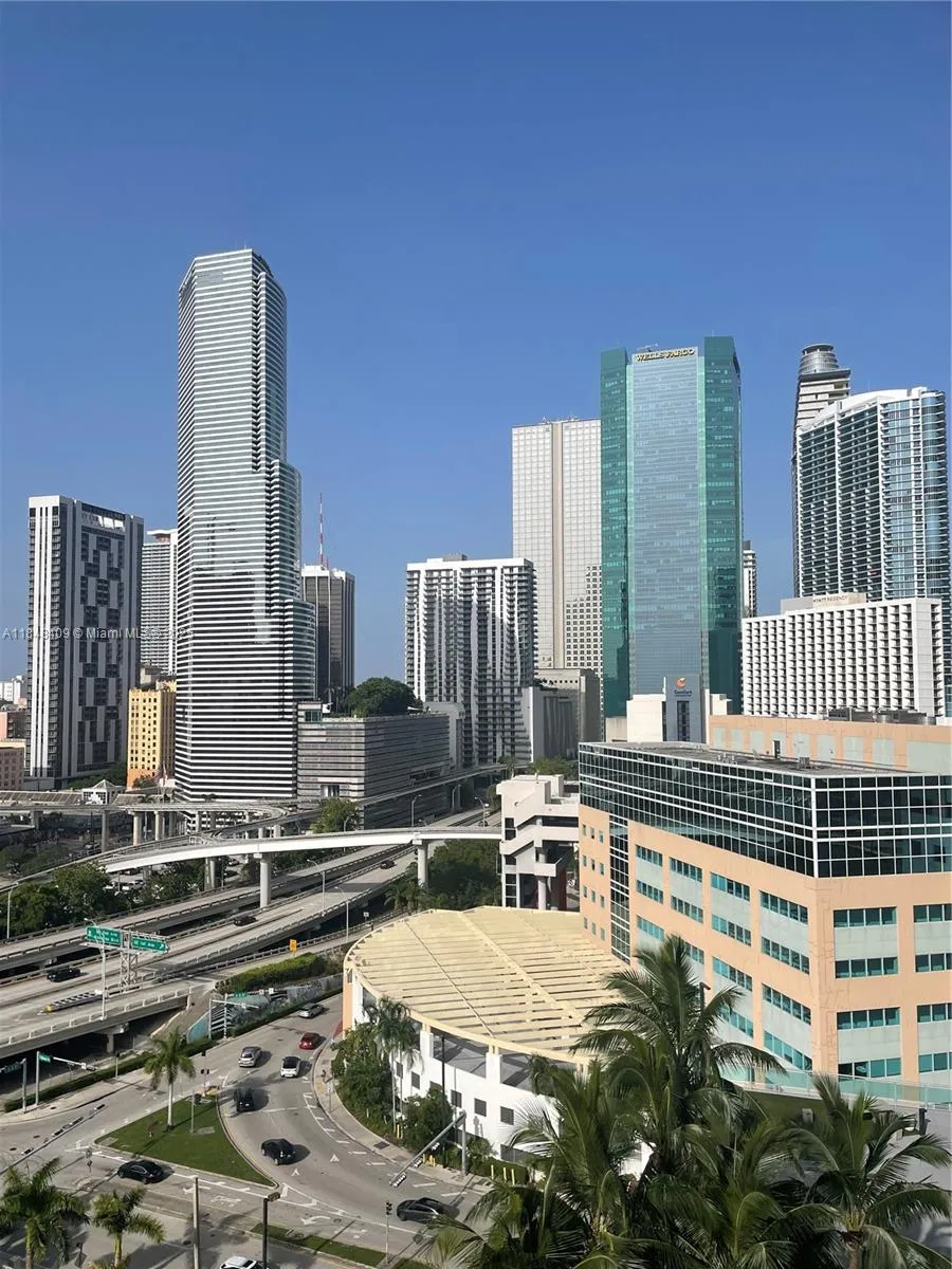 Miami, Florida 33130, United States, 1 Bedroom Bedrooms, ,1 BathroomBathrooms,Residential,Active,182031