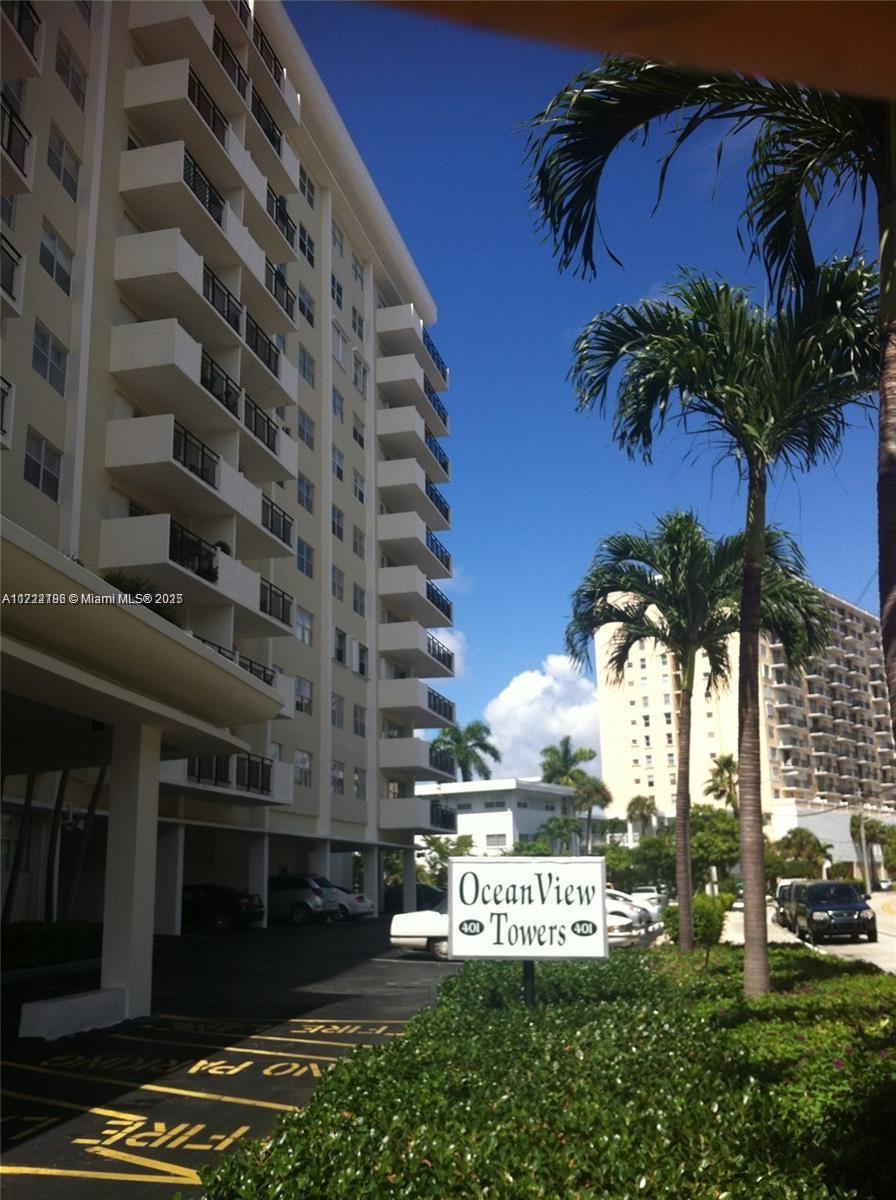 401 Golden Isles Dr 810
