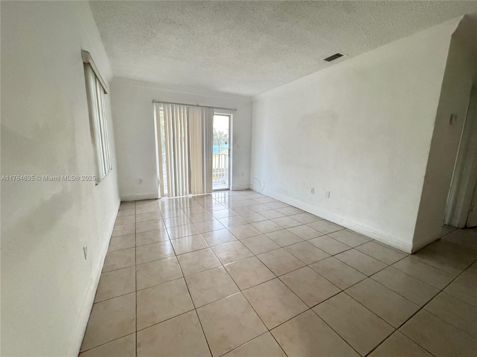 Rental Property at 16150 Ne 21st Ave 4, North Miami Beach, Miami-Dade County, Florida - Bedrooms: 2 
Bathrooms: 1  - $1,800 MO.