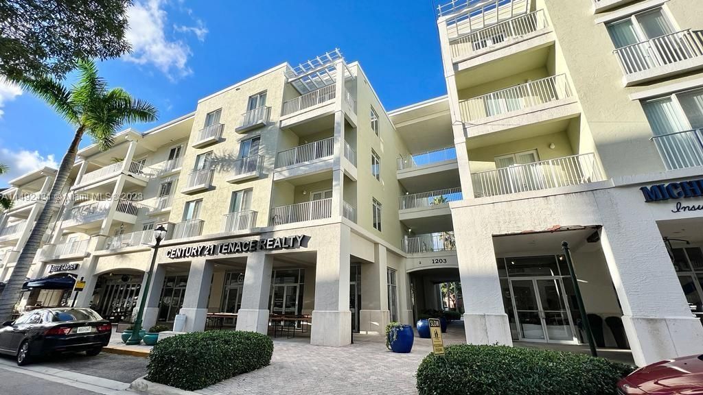 Photo of 1203 Town Center Dr #217, Jupiter, FL 33458 (MLS # A11492431)