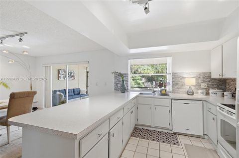 Photo of 4309 Coral Springs Dr #2G, Coral Springs, FL 33065 (MLS # A12002488)